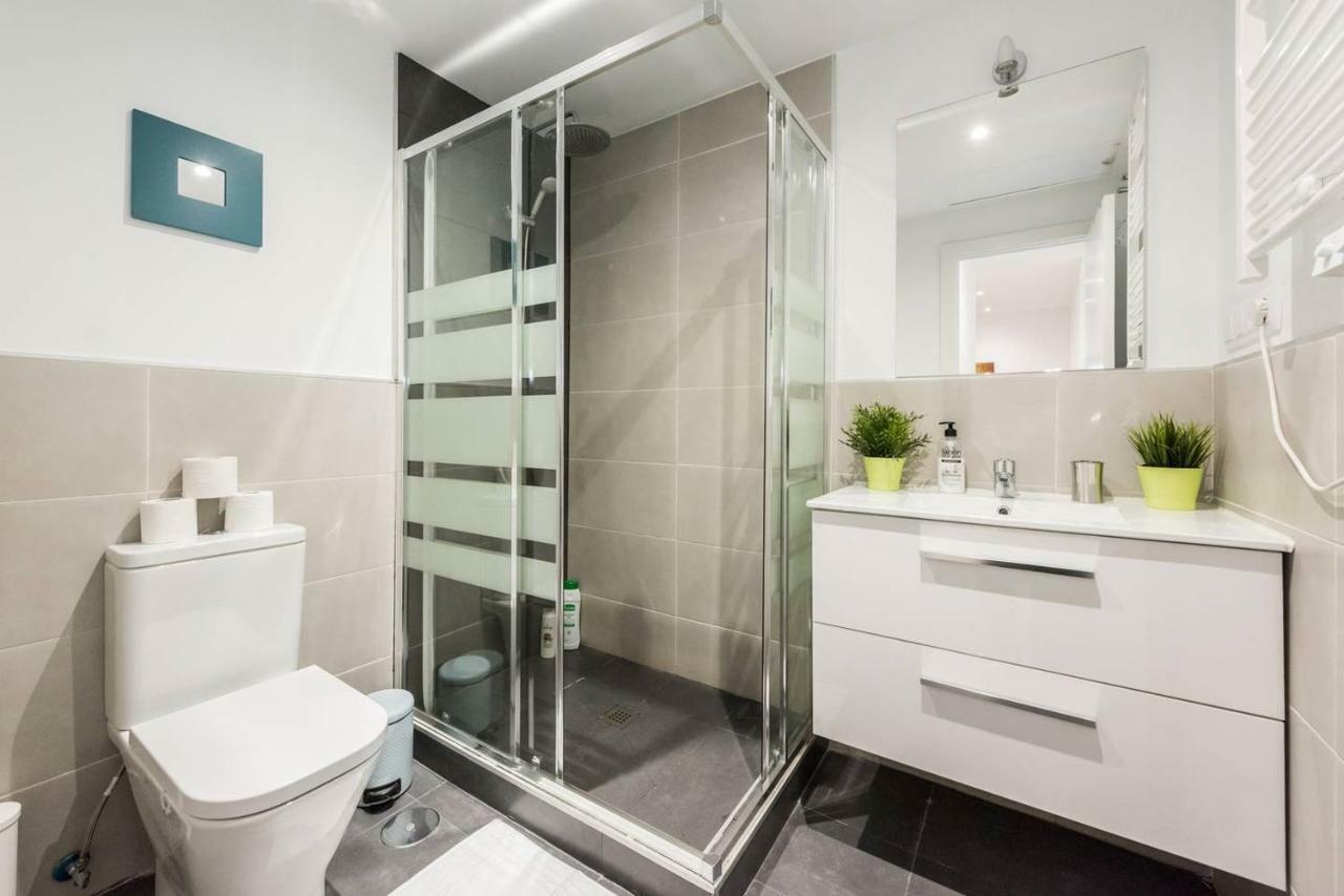 Modern With Ideal Location Next To Atocha Station Madrid Bagian luar foto