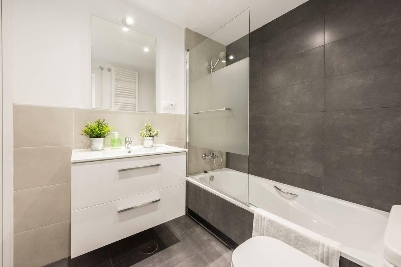 Modern With Ideal Location Next To Atocha Station Madrid Bagian luar foto