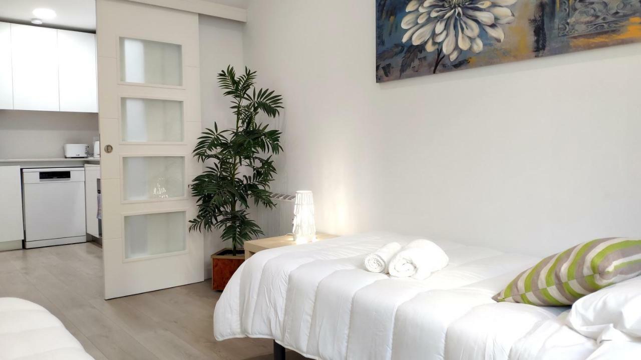 Modern With Ideal Location Next To Atocha Station Madrid Bagian luar foto